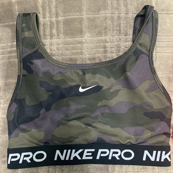 Nike pro sports bra